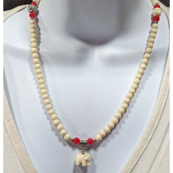 Vintage Cream Stone Beaded Necklace With Small Elephant Pendant - Picture 2 of 4